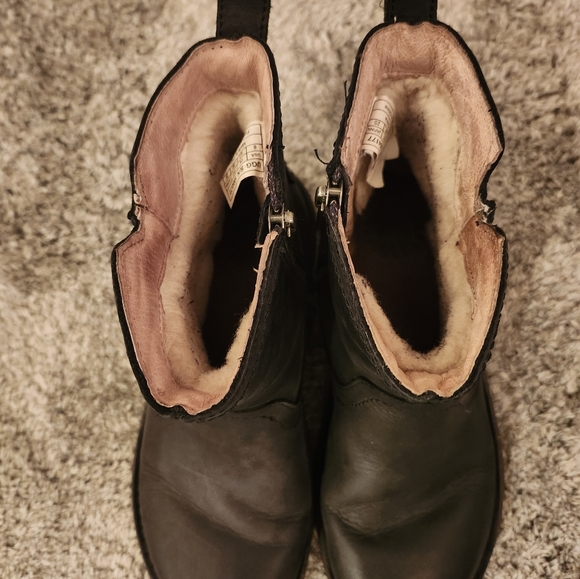 Uggs Women's Black Ankle Boots - Picture 4 of 11